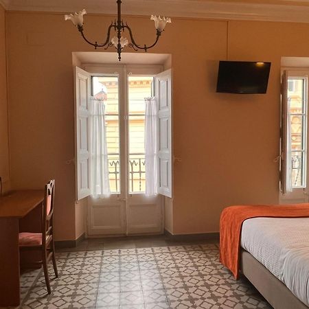 Hotel Noucentista Ситжес Екстериор снимка