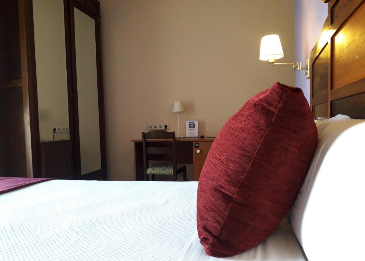 Hotel Noucentista Ситжес Екстериор снимка