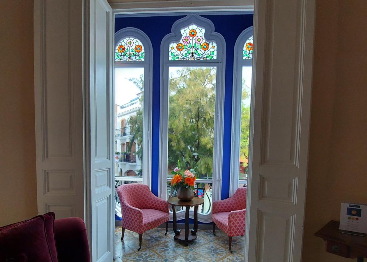 Hotel Noucentista Ситжес Екстериор снимка