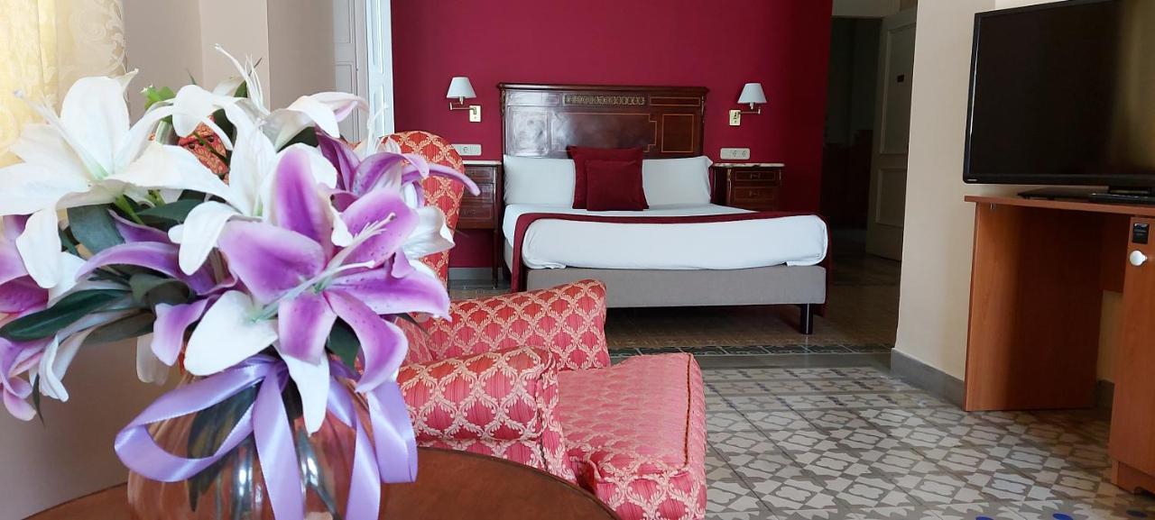 Hotel Noucentista Ситжес Екстериор снимка