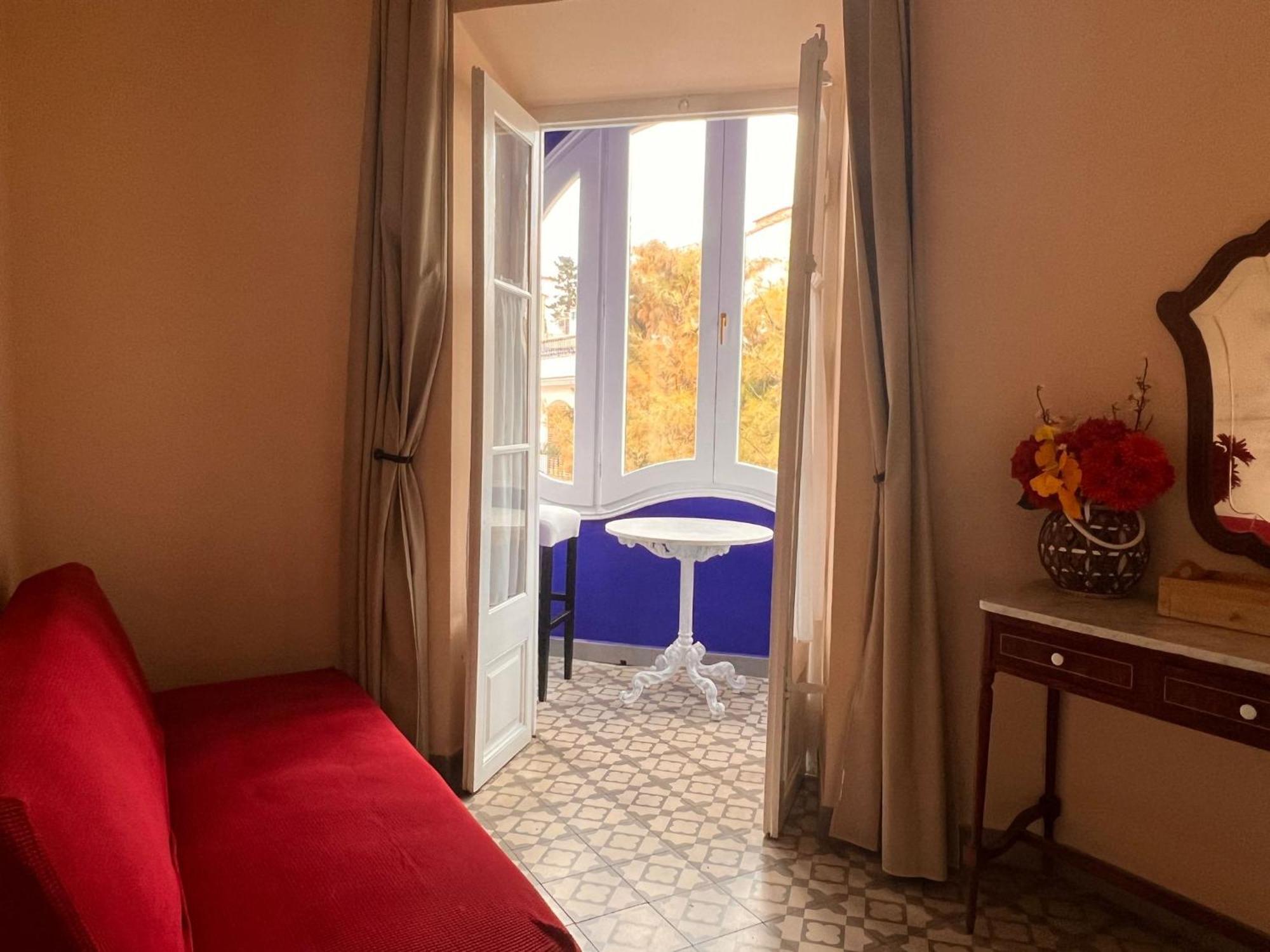 Hotel Noucentista Ситжес Екстериор снимка
