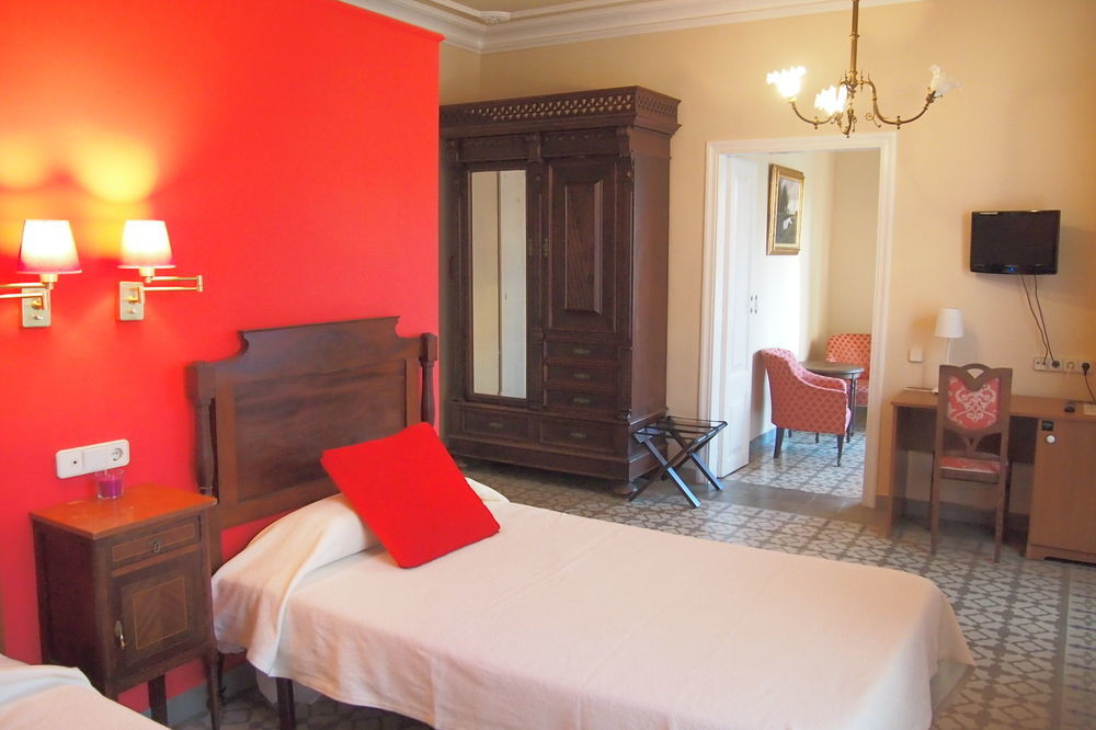 Hotel Noucentista Ситжес Екстериор снимка