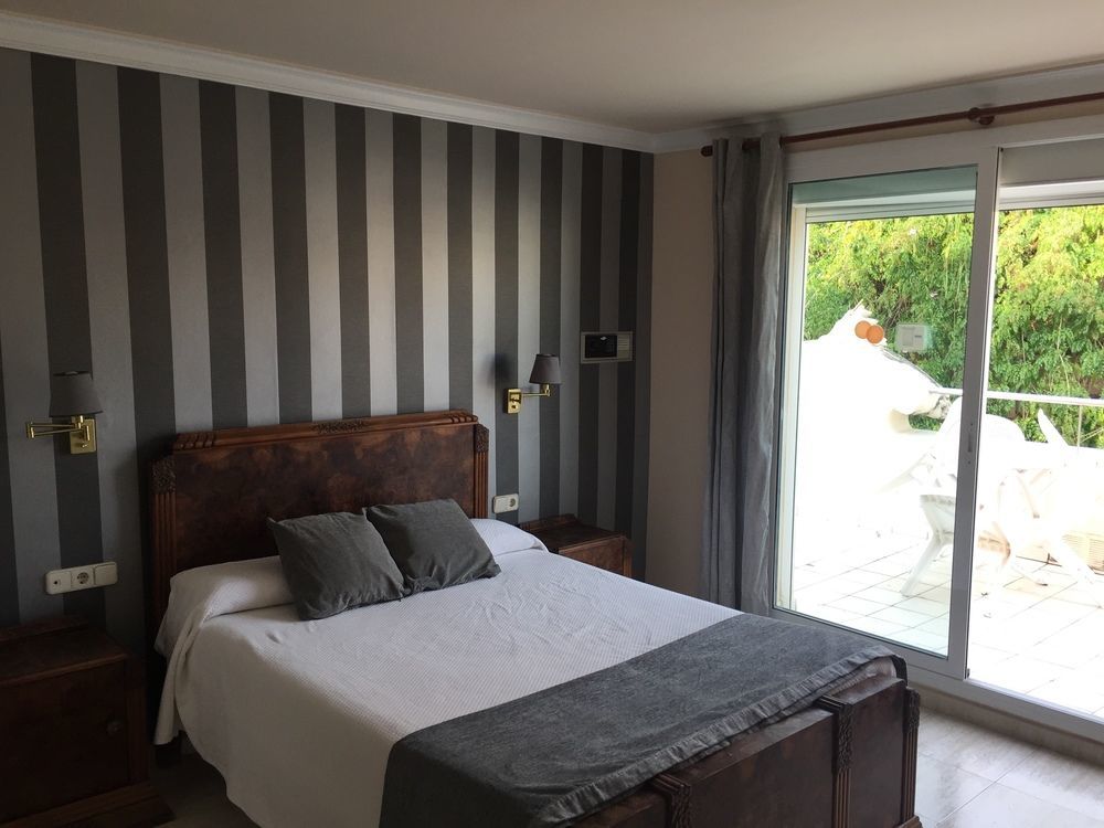 Hotel Noucentista Ситжес Екстериор снимка